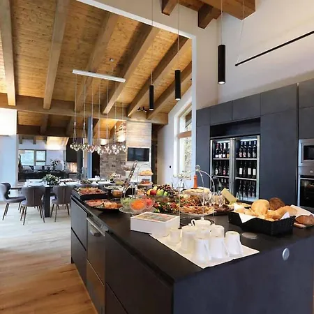 Villa 5br Lovely Mountain With View Chalet - What'app - 0039-3512-039-610 - For Reservations! *