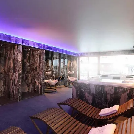 5br Lovely Mountain With View Chalet - What'app - 0039-3512-039-610 - For Reservations! 布勒伊-切尔维尼亚